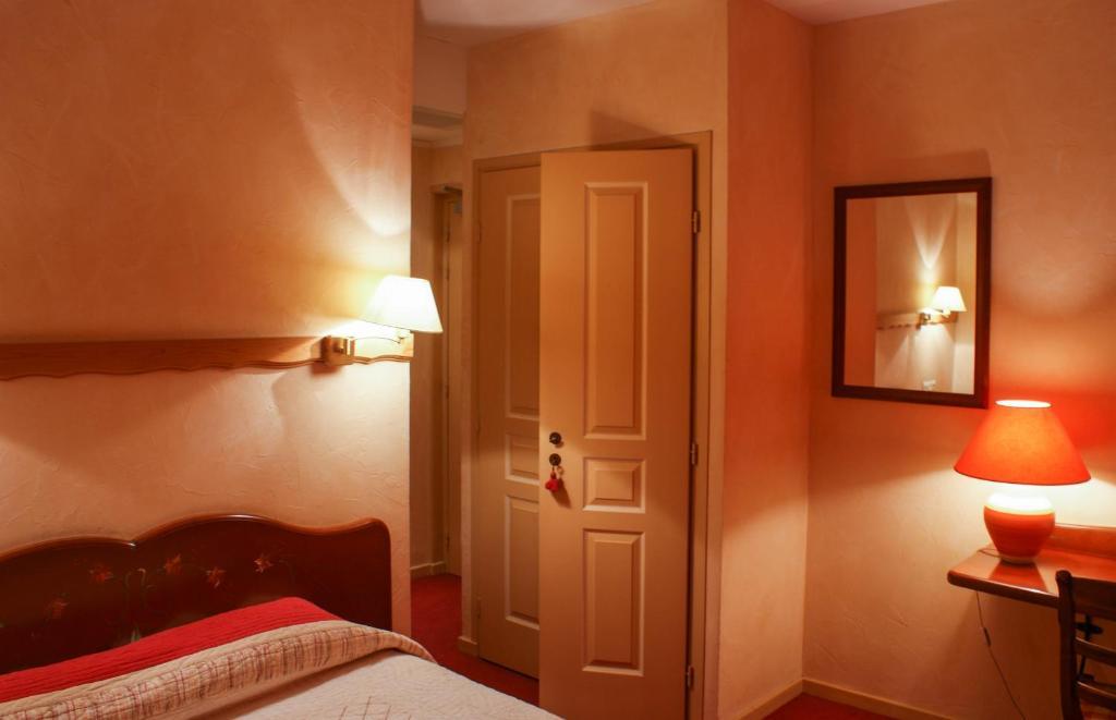Logis Auberge Saint Simond Aix-les-Bains Habitación foto